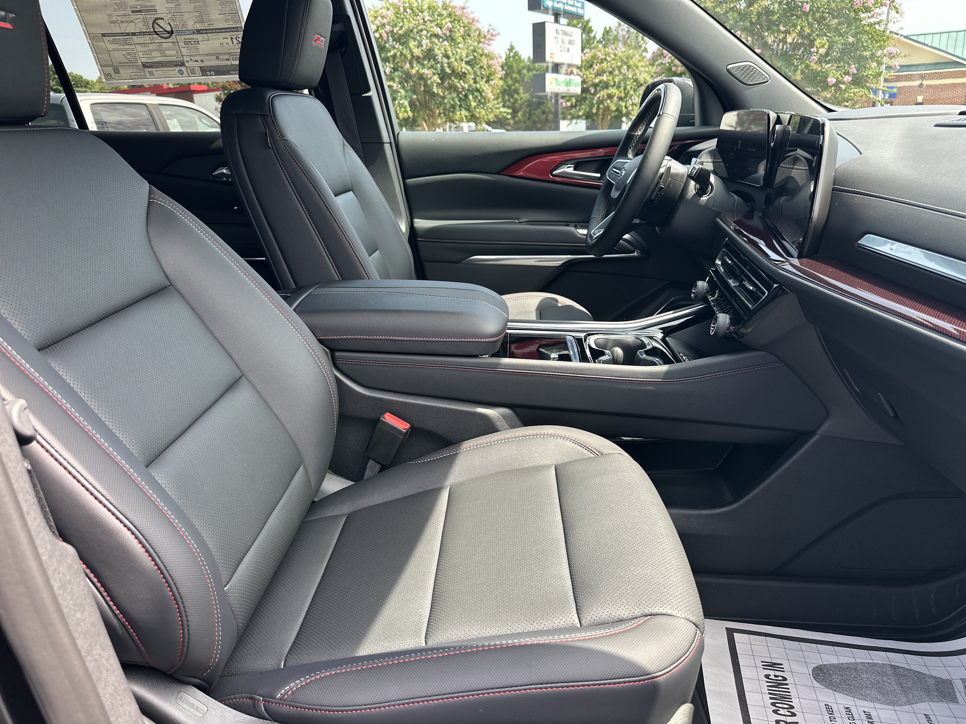 New 2026 Chevrolet Traverse Z71 w/ Enhanced Driving Package AWD/4WD image 15