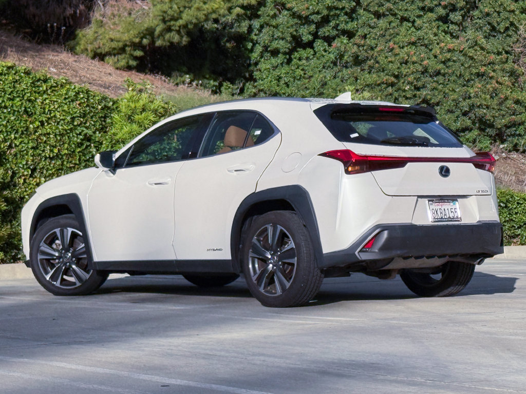 Used 2019 Lexus UX 250h AWD/4WD image 2
