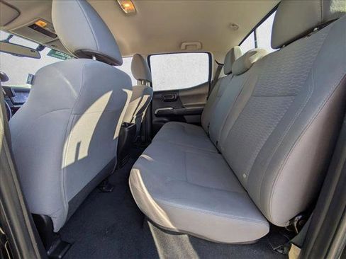 Used 2016 Toyota Tacoma SR5 w/ SR5 Appearance Package (SN) image 18