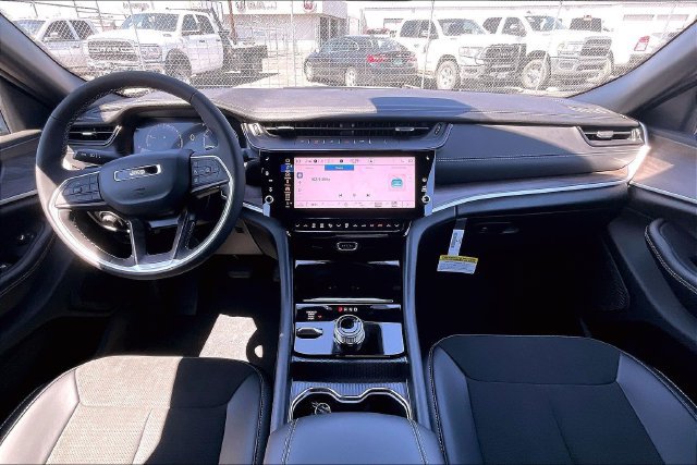 New 2026 Jeep Grand Cherokee 4WD image 5