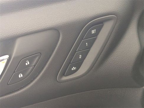 Used 2023 GMC Acadia AT4 w/ Technology Package image 11