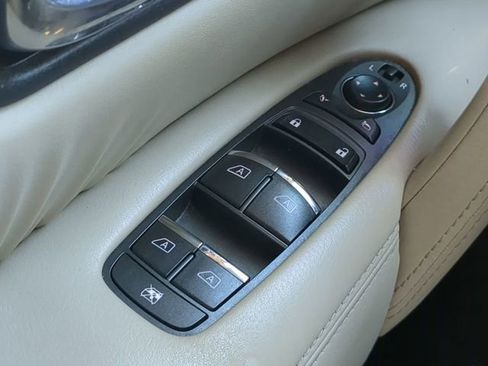 Used 2018 Nissan Armada Platinum image 30