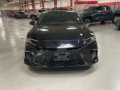 Used 2025 Toyota Camry XSE w/ Premium Package image 3