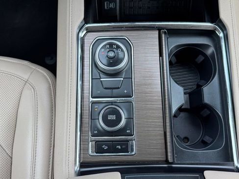 Used 2024 Ford Expedition Limited AWD/4WD image 33