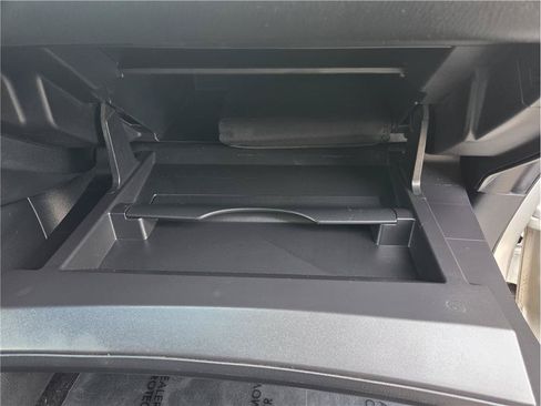 Used 2015 Nissan Pathfinder SV AWD/4WD image 25