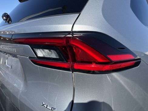 Used 2025 Toyota Grand Highlander XLE image 38