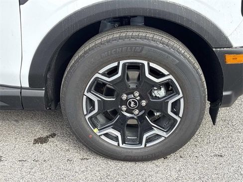 New 2025 Ford Bronco Sport Outer Banks image 9