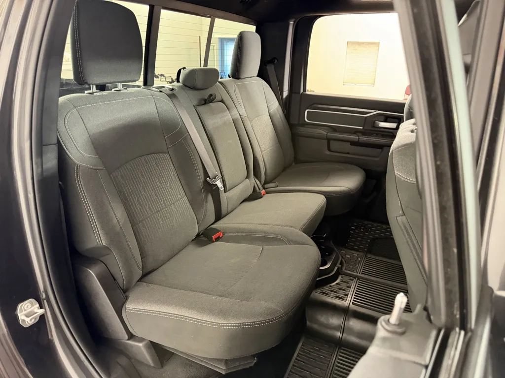 Used 2022 RAM 2500 Big Horn w/ Level C Equiment Group AWD/4WD image 34