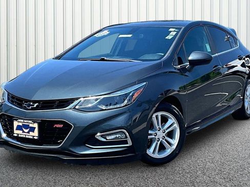 Used 2018 Chevrolet Cruze LT w/ Convenience Package FWD image 32