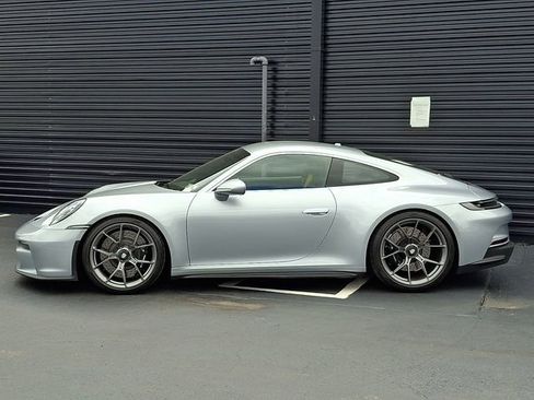 Certified 2022 Porsche 911 GT3 RWD image 2