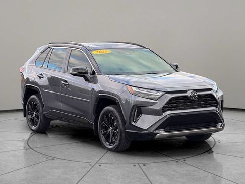 Certified 2025 Toyota RAV4 XSE w/ Advanced Technology Package AWD/4WD image 8