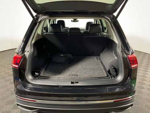 Used 2022 Volkswagen Tiguan SE AWD/4WD image 15