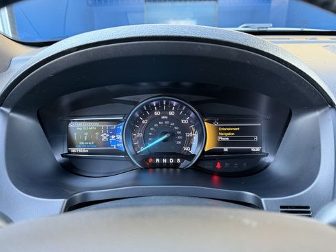 Used 2019 Ford Explorer XLT w/ Equipment Group 202A AWD/4WD image 18