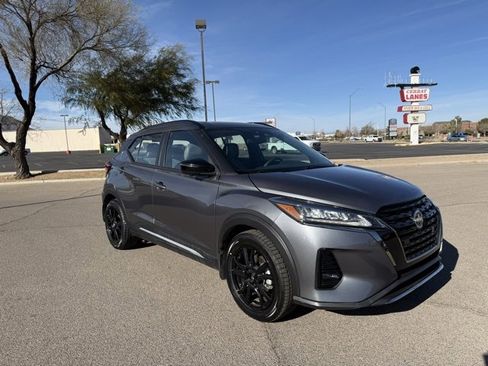 Used 2023 Nissan Kicks SR w/ SR Premium Package image 3
