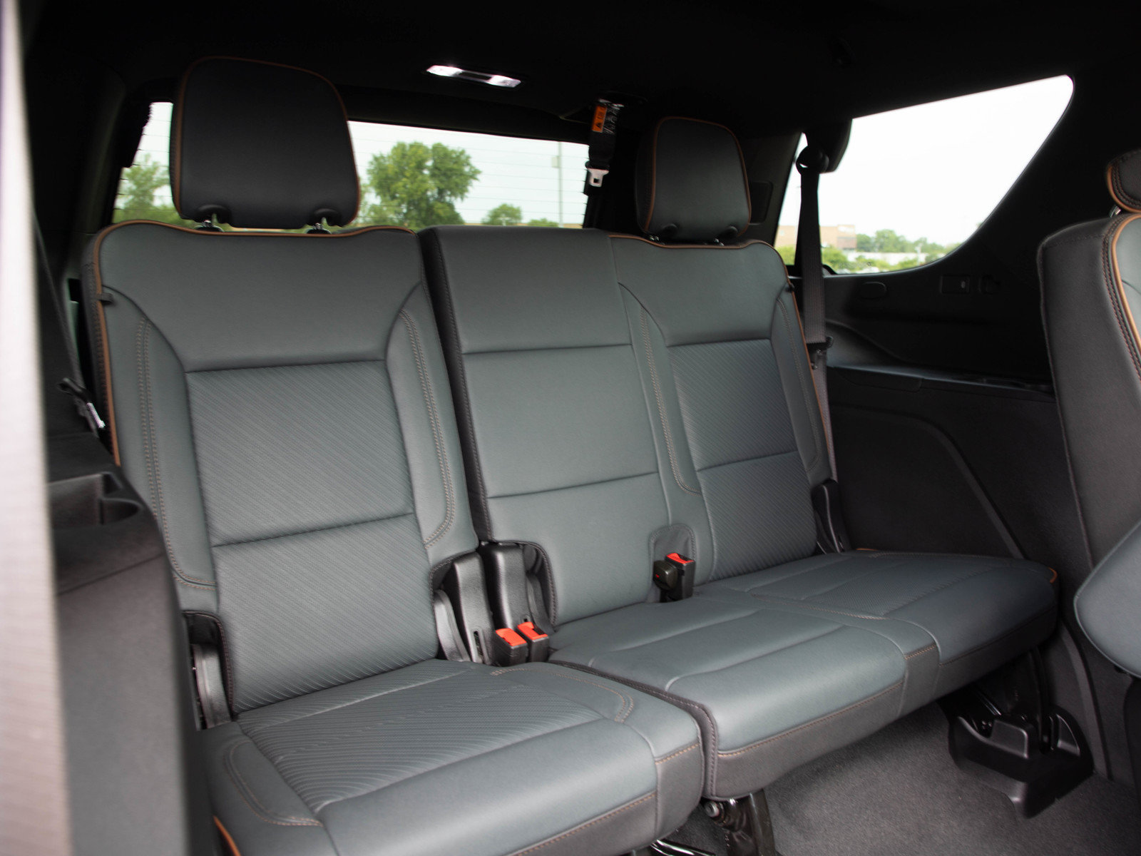 Used 2026 GMC Yukon AT4 w/ AT4 Premium Plus Package AWD/4WD image 15