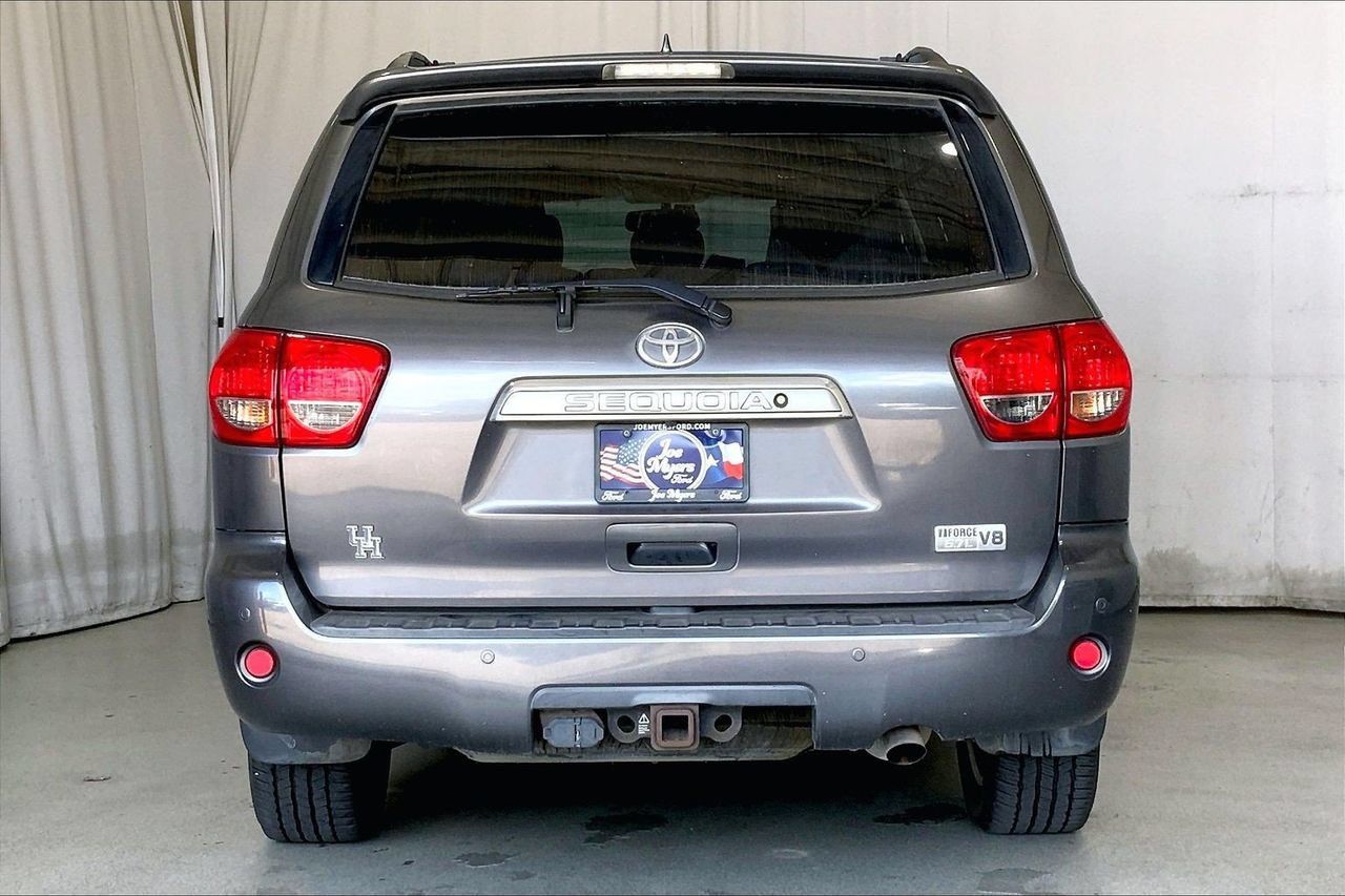 Used 2016 Toyota Sequoia Limited w/ Safety & Convenience Package RWD image 4