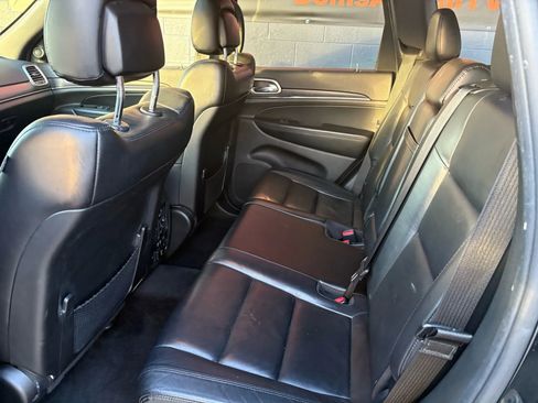 Used 2018 Jeep Grand Cherokee Limited image 15