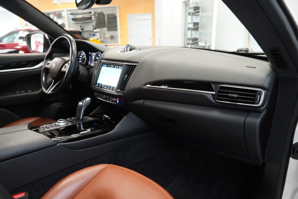 Used 2021 Maserati Levante AWD/4WD image 38