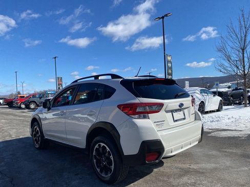 Used 2023 Subaru Crosstrek 2.0i image 4