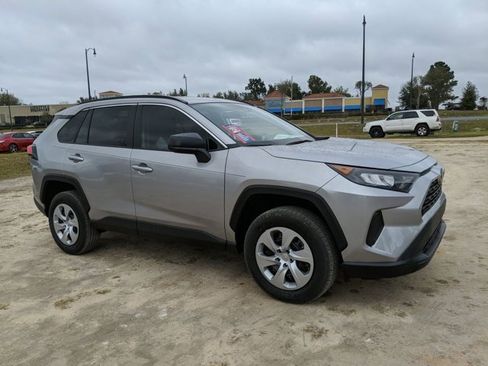 Used 2020 Toyota RAV4 LE image 2