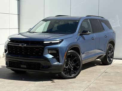 Used 2025 Chevrolet Traverse RS