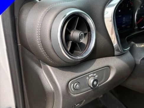 Used 2022 Chevrolet Blazer LT FWD image 11