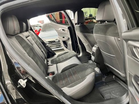 Used 2023 Dodge Hornet GT w/ Track Pack image 32