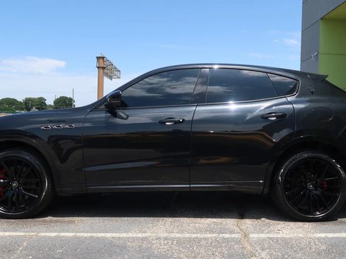 Used 2022 Maserati Levante Modena AWD/4WD image 7