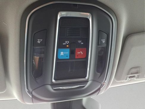Used 2023 Jeep Grand Cherokee Laredo AWD/4WD image 17