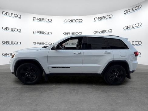 Used 2019 Jeep Grand Cherokee Laredo RWD image 4