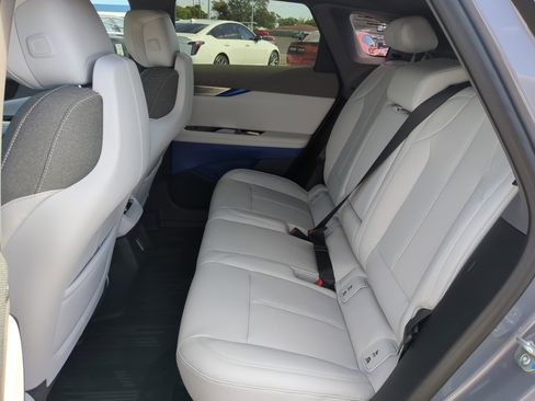 New 2026 Cadillac Optiq Luxury 1 image 17