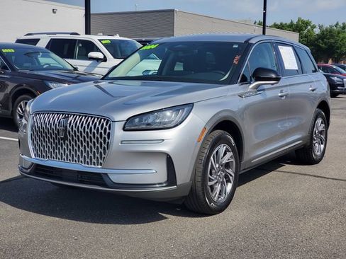 Used 2024 Lincoln Corsair AWD w/ Equipment Group 101A image 2