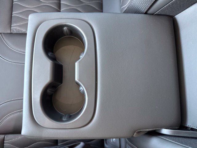 Used 2021 Buick Envision Avenir AWD/4WD image 17