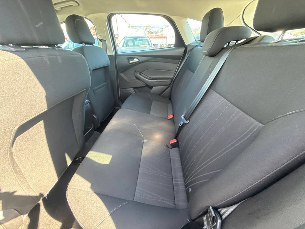 Used 2018 Ford Focus SE FWD image 31