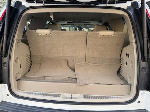 Used 2016 Cadillac Escalade Luxury image 41