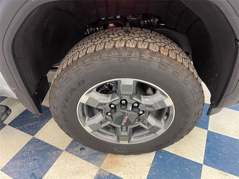 New 2026 GMC Sierra 2500 SLT w/ SLT Premium Package image 13