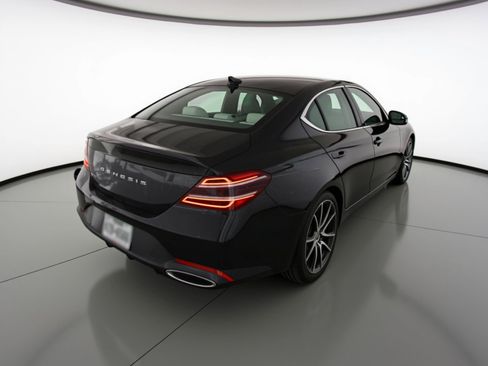 Used 2025 Genesis G70 2.5T RWD image 9