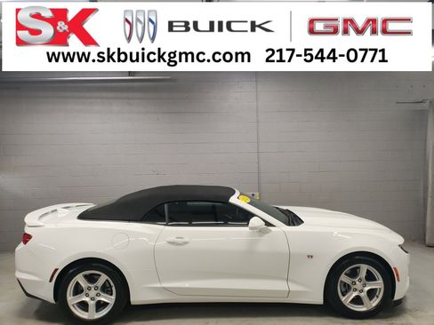 Certified 2023 Chevrolet Camaro LT image 1