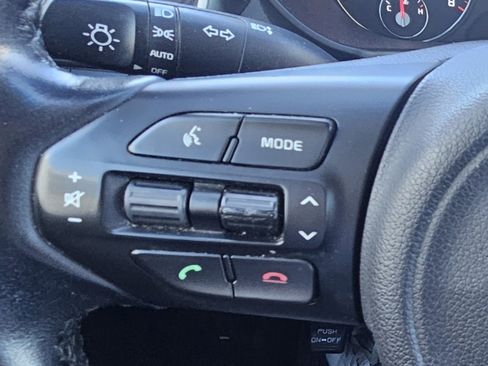 Used 2016 Kia Sorento LX w/ LX Convenience Package image 14