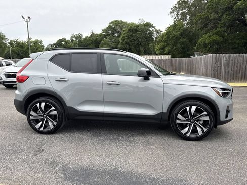 Used 2024 Volvo XC40 B5 Plus w/ Protection Package Premier AWD/4WD image 6