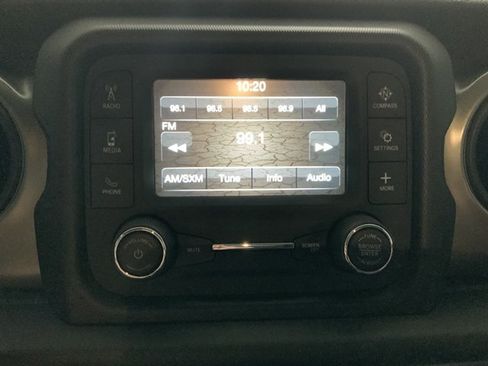 Used 2018 Jeep Wrangler Unlimited Sport AWD/4WD image 26