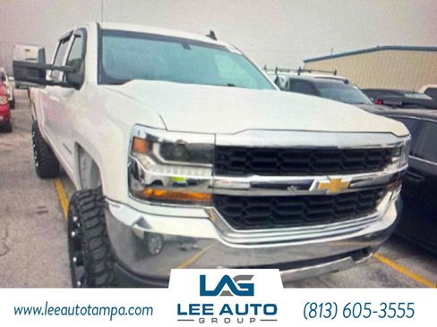 Used 2018 Chevrolet Silverado 1500 LT w/ All Star Edition image 4