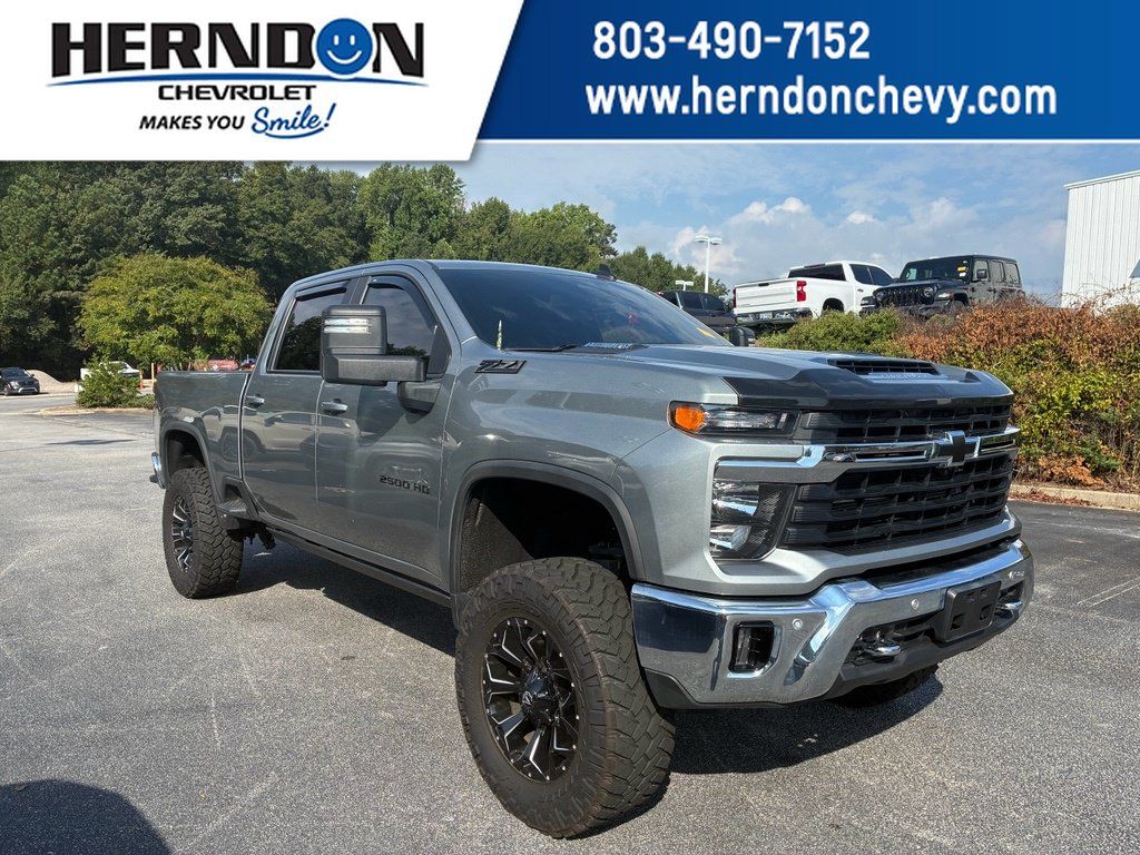 Used 2025 Chevrolet Silverado 2500 LT AWD/4WD image 1