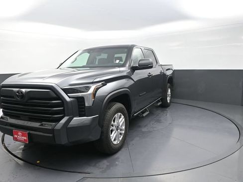 Used 2026 Toyota Tundra SR5 w/ SR5 Premium Package AWD/4WD image 35