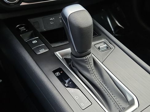 Certified 2025 Nissan Kicks SV w/ Illumination Package image 14