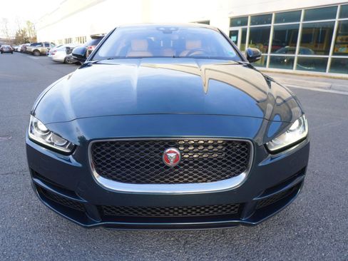 Used 2017 Jaguar XE Prestige image 2