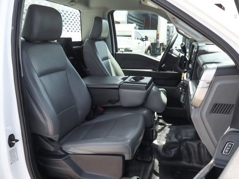 Used 2023 Ford F550 2WD Regular Cab Super Duty image 46