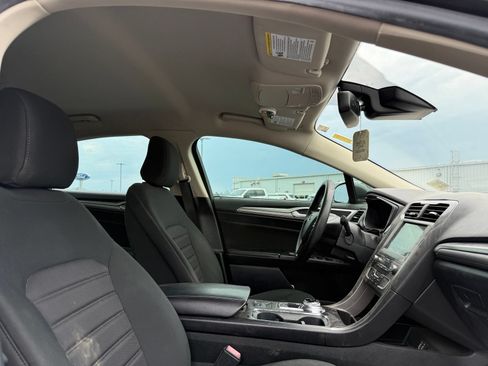 Used 2020 Ford Fusion SE FWD image 7