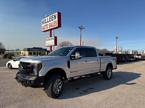 Used 2019 Ford F250 Lariat w/ Lariat Ultimate Package image 2