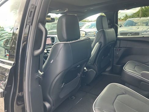 New 2026 Chrysler Pacifica Limited w/ S Appearance Package image 33